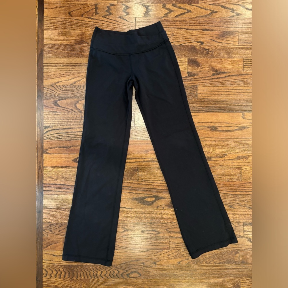 Lululemon black low-rise align yoga pants in size 4